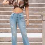 JEAN SILUETA FLARE CON BOLSILLOS PRETINA ALTA DE 2 BOTONES - REF: LAMIN - MARCA OFORI JEANS - DISP:  6/8/10/12/14/16 TELA CONFORT.